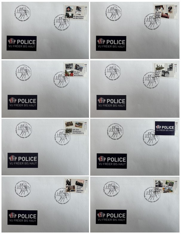 8 enveloppes avec 8 différents timbres